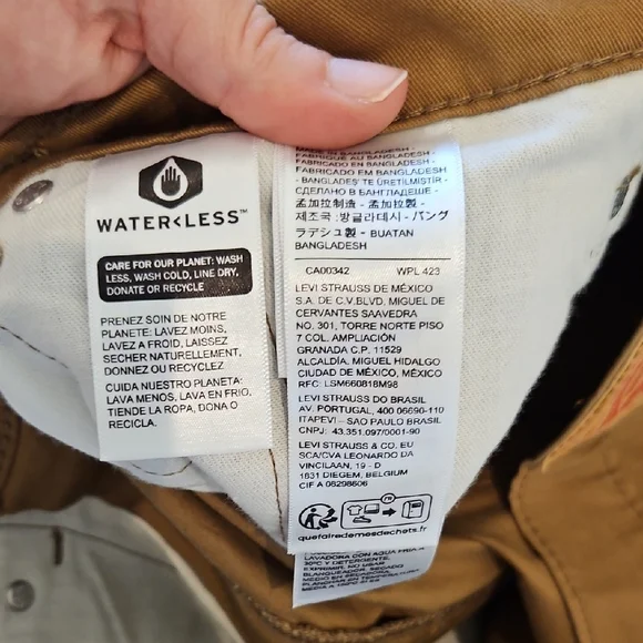 New Without Tags. Levi's Classic Brown Jeans - Picture 3 of 4